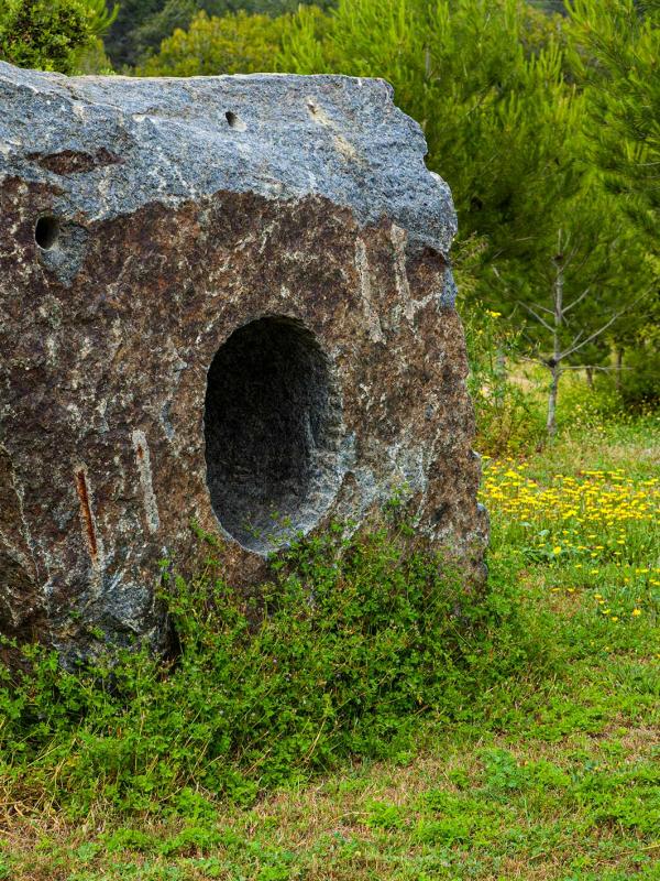 Susurros en un agujero